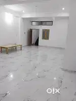 700sq feet में बना हुआ हाल उपलब्ध है कचहरी के पास