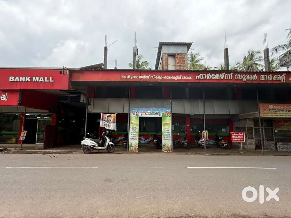 3000 sq.ft Commercial Building  Main Road  Perambra -for rent