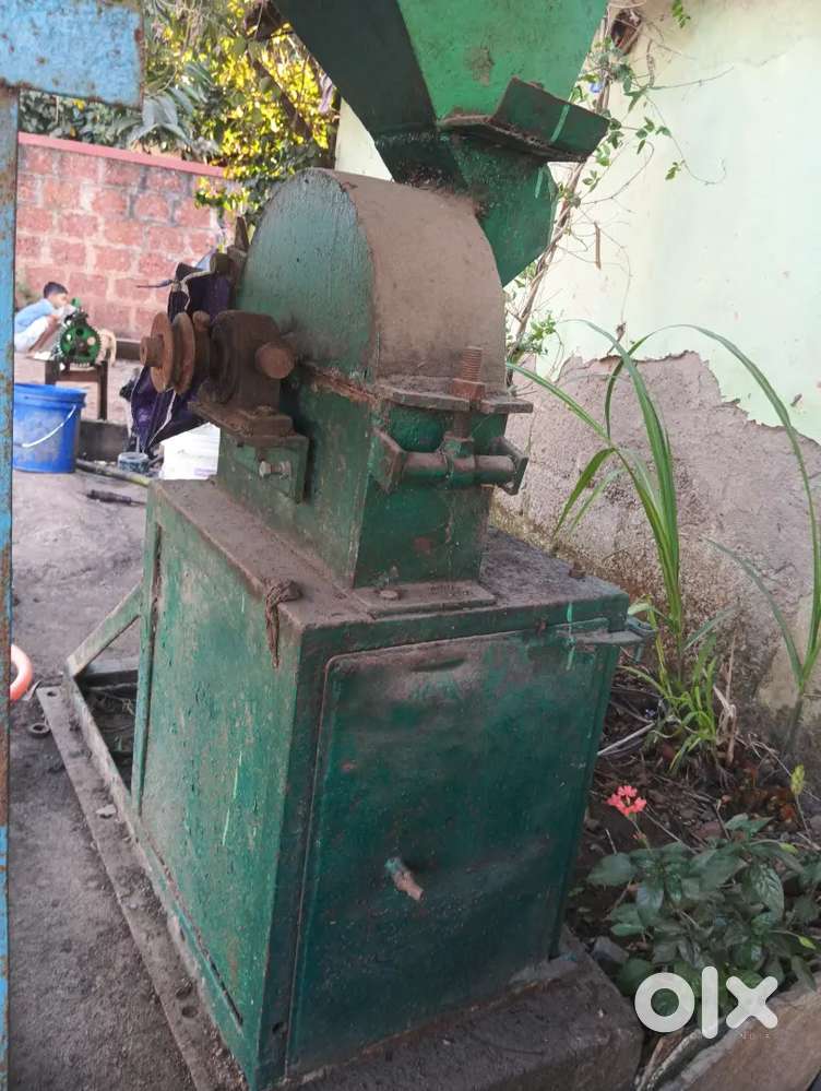 Chilly powder machine