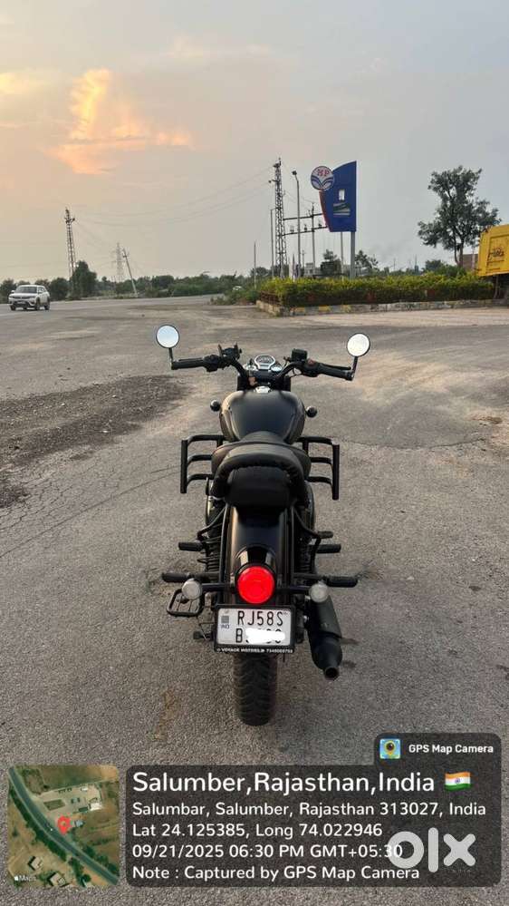 Royal Enfield Classic 350 Stealth Black - 5000km - 40kmpl