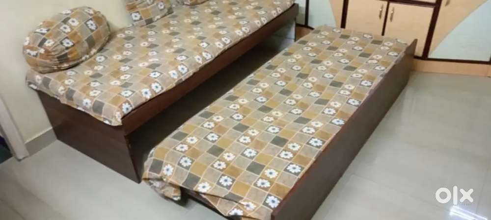 Home made bed foldable bed (not selling metters with out metters)