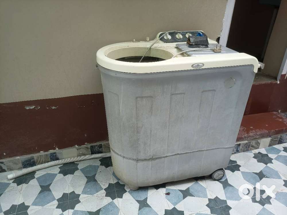 Semi automatic whirlpool washing machine.