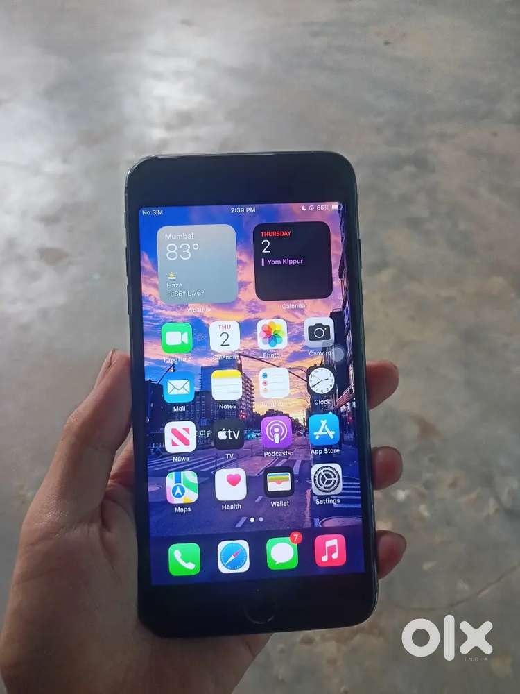 I phone 7 plus 128gb 100% battery touch id working