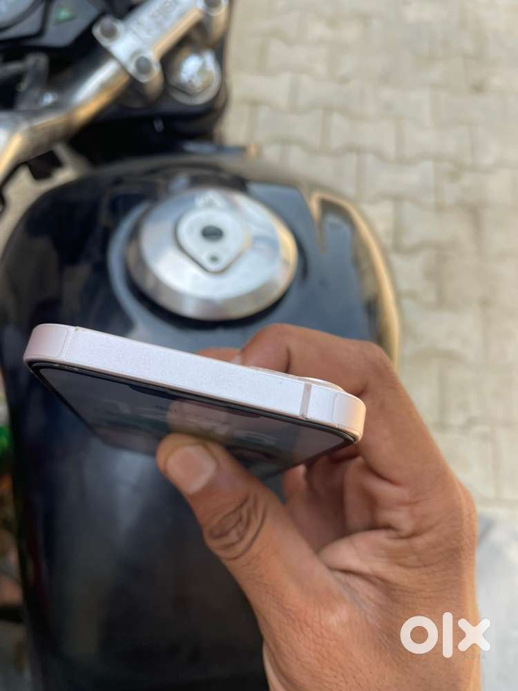 Iphone 13 100% bettery belth 76% all original phone cemra best qu