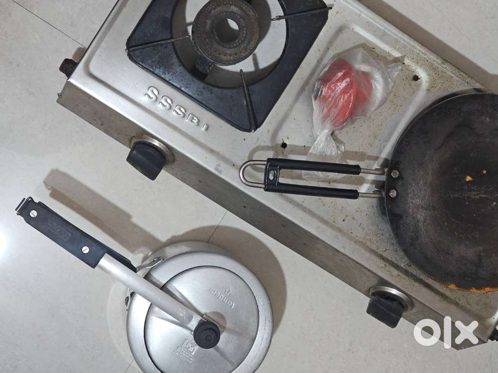 Urgent sale: Stove + Cooker + Reguator + Tawa