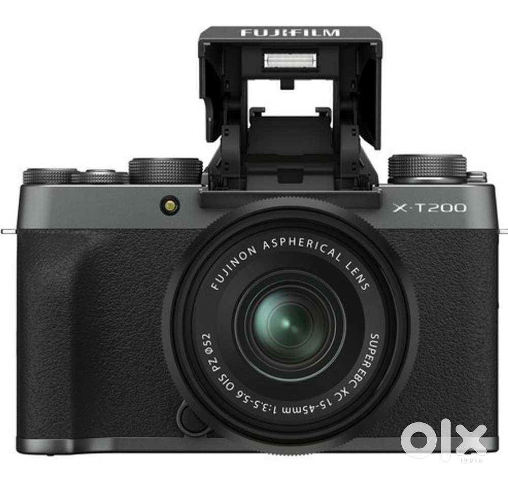Fujifilm X-T200 Mirrorless Camera with XC 15-45 mm Lens