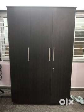 3 door wardrobe