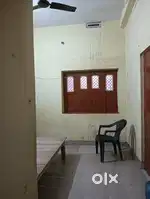1Room with bed &fan