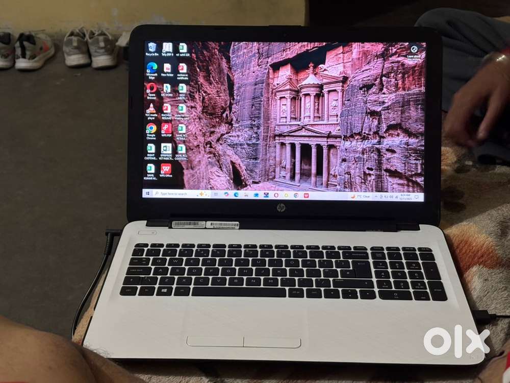 HP LAPTOP with 1.80tb space