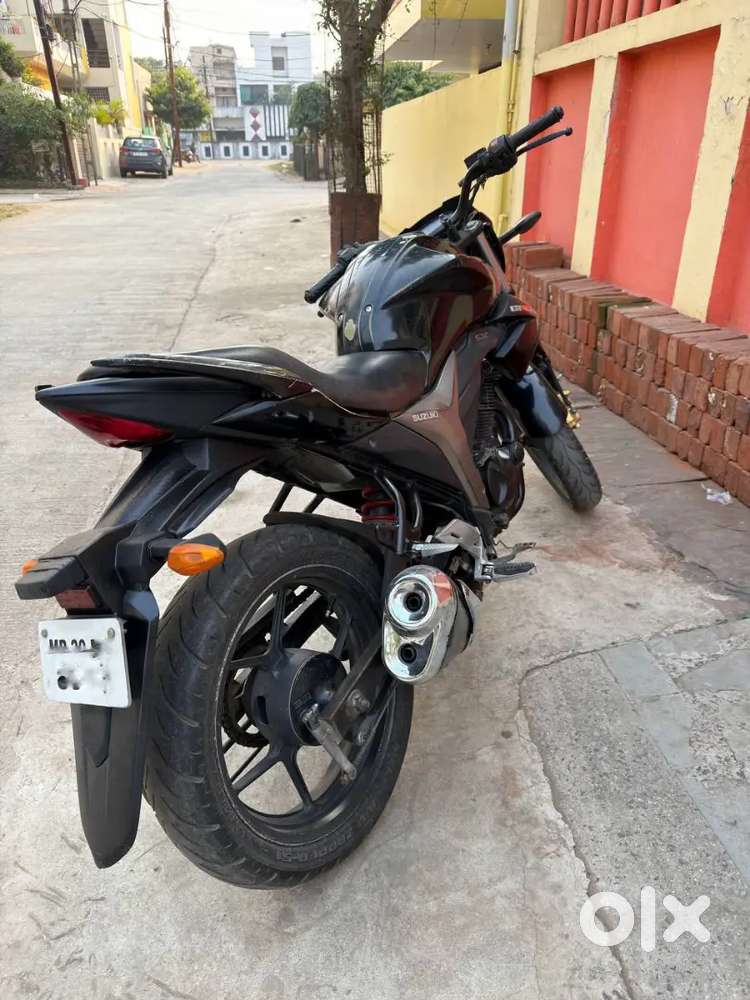 Suzuki Gixxer 2015