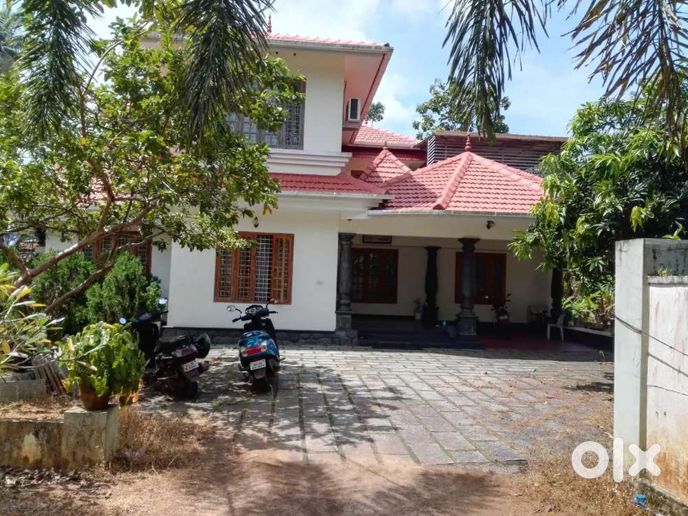 Big plot and house for sale