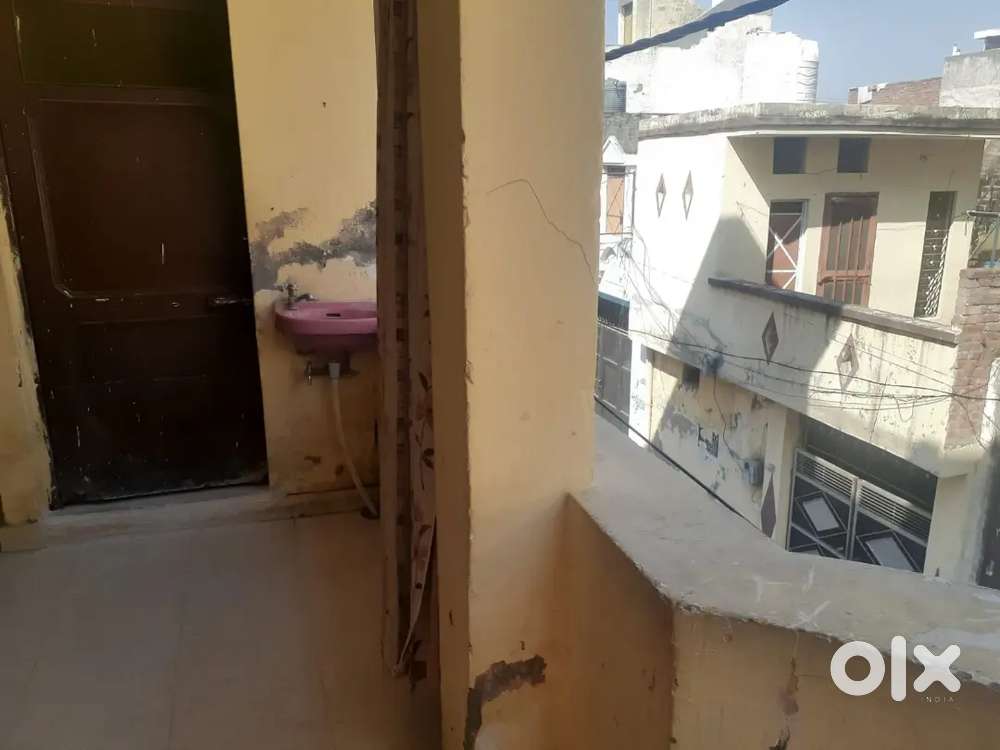 1Floor for rent.