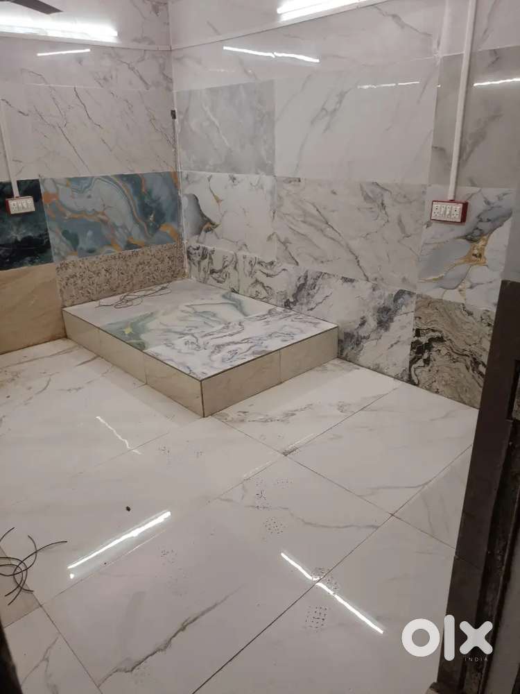 200 sqft 5 star marvel Ac room & washroom  rent first floor nadesar