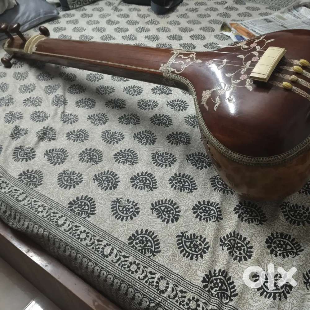 Tanpura/ Tambora / sur Tanpura
