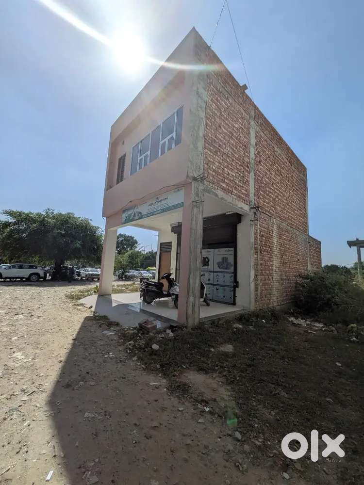 Bhiwani SHOP first floor for rent near HUDA park city court