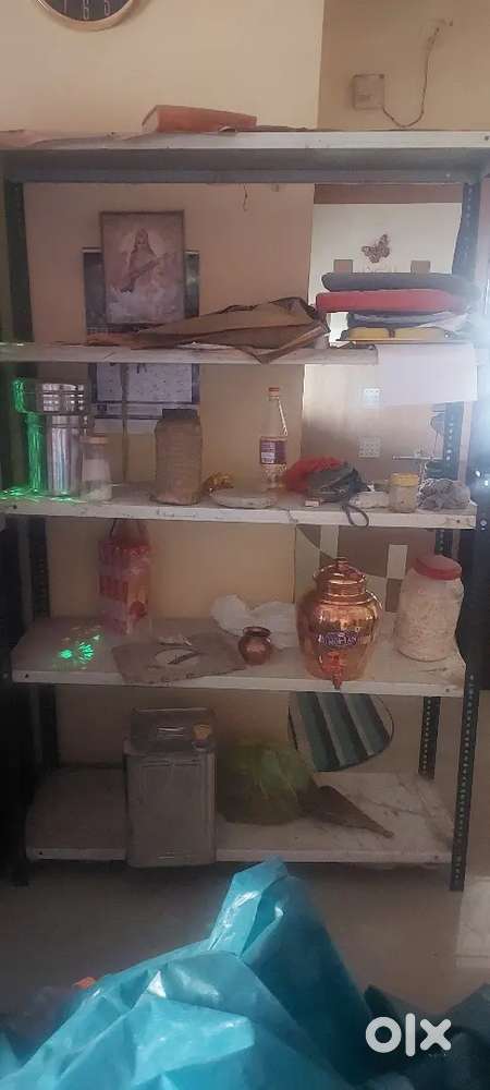 Metal rank (book shelf)