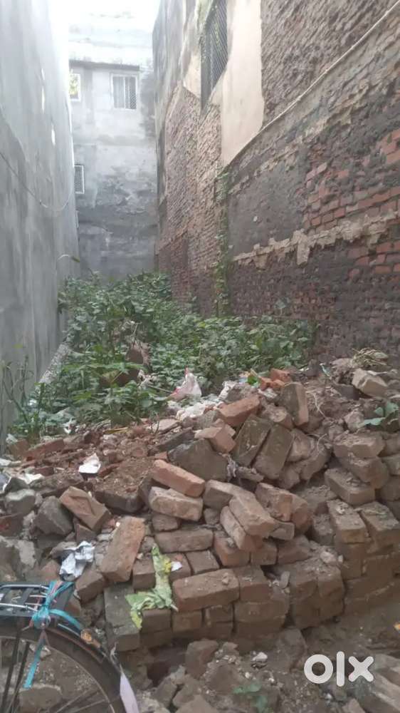 The property is near the market and station. It will be convenient