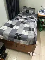Diwan wooden single bed