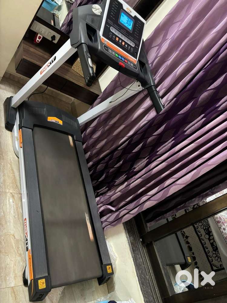 Maxit foldable tradmill in perfect condition and hardly used