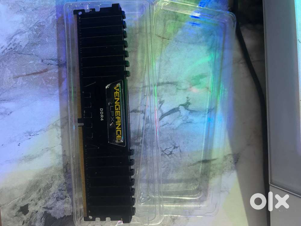 Corsair Vengeance DDR4 16GB Desktop RAM 2400mhz  for gaming PC
