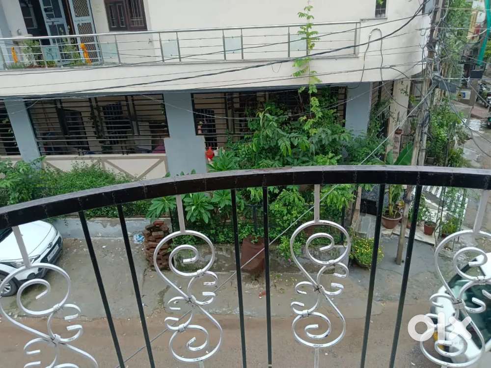 SINGLE ROOM + KITCHEN +WASHROOM+BALCONY(For Girls and Married couples)