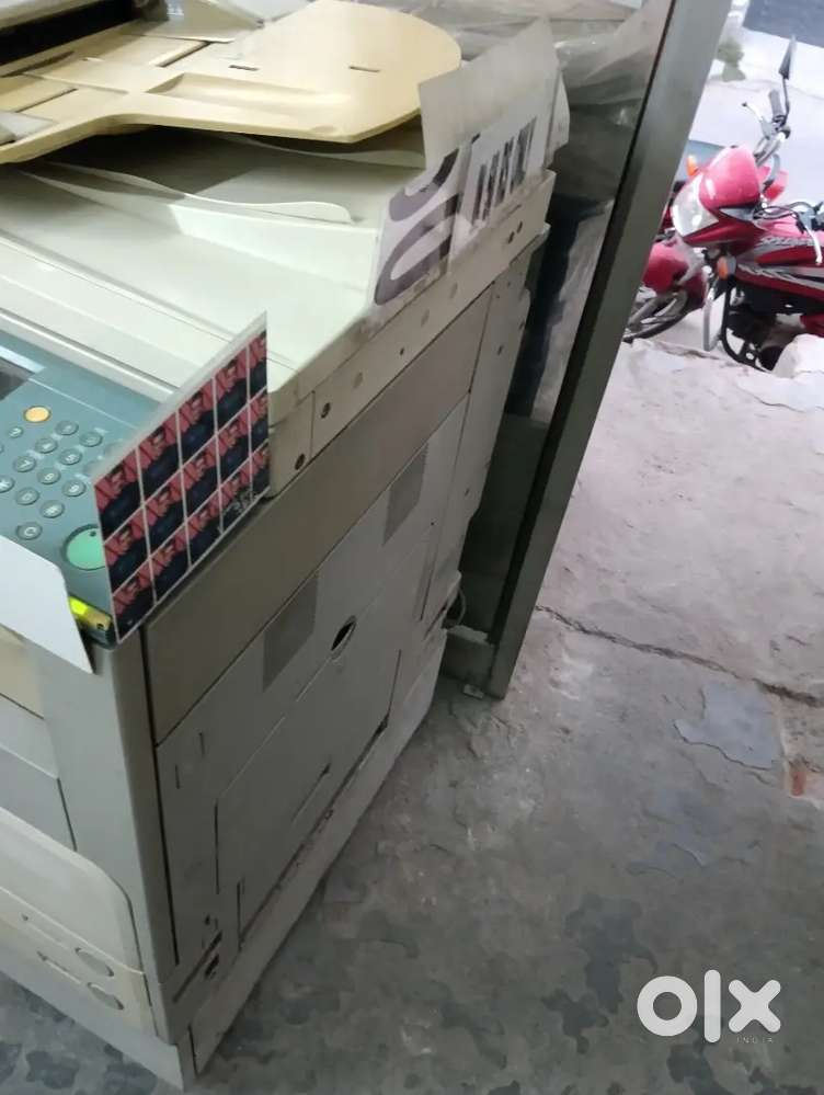 Canon ir  2870 photostat machine