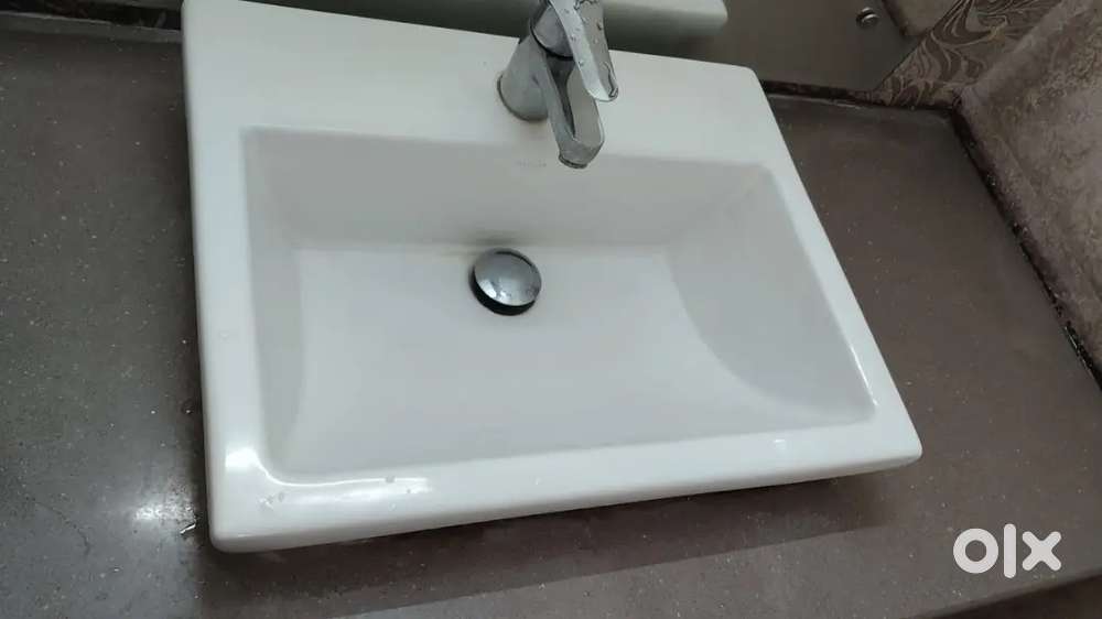 Cleaning services field worker