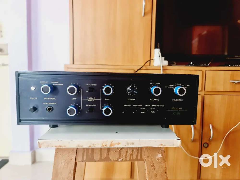 AMPLIFIER CASSETTE DECK EQUALIZER TUNER TURNTABLE BLU-RAYCDDVDPLAYER