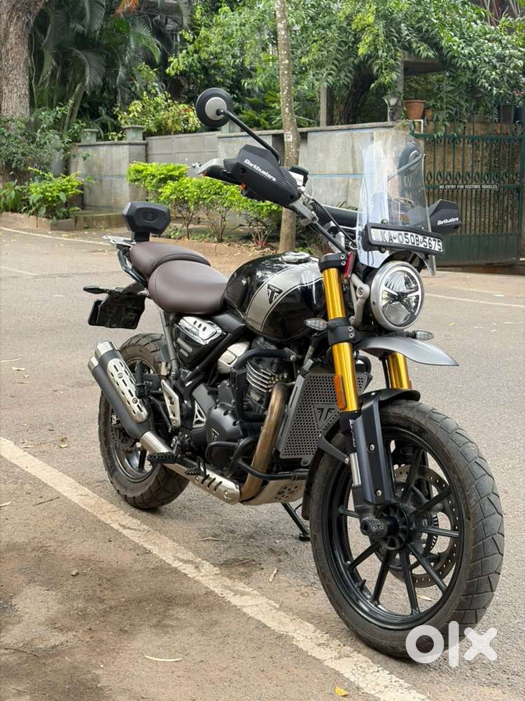 Triumph Scrambler 400x phantom black