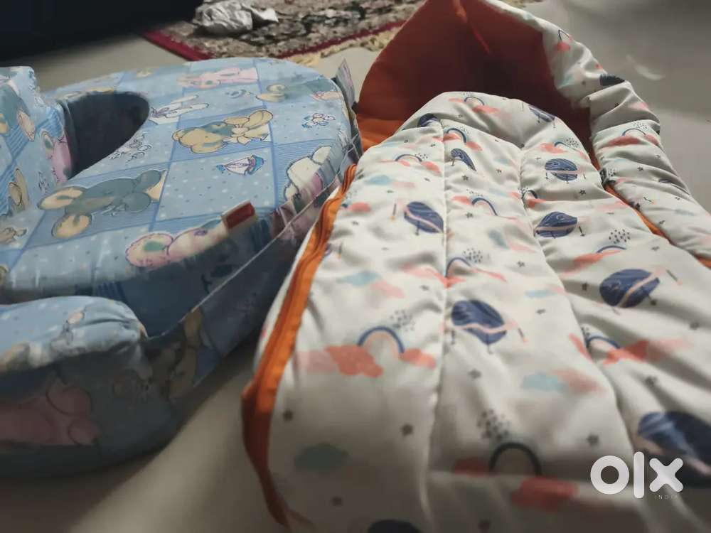 Carry cot, Babyhug Feeding pillow,Zoe sleeping bag, maternity pillow