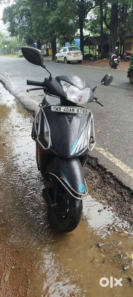 2nd Owner, New Condition, 14000 km Running only