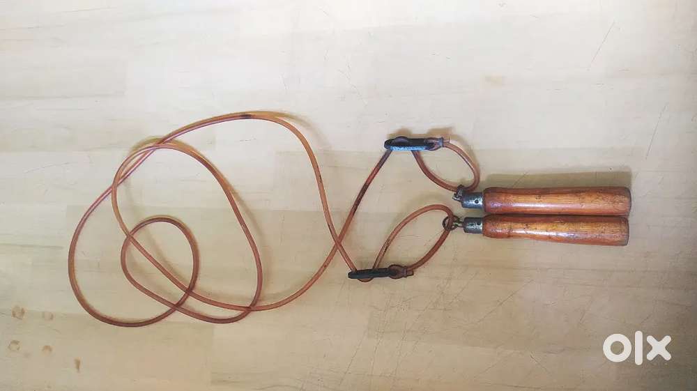 Adjustable skipping rope, just ₹200 !