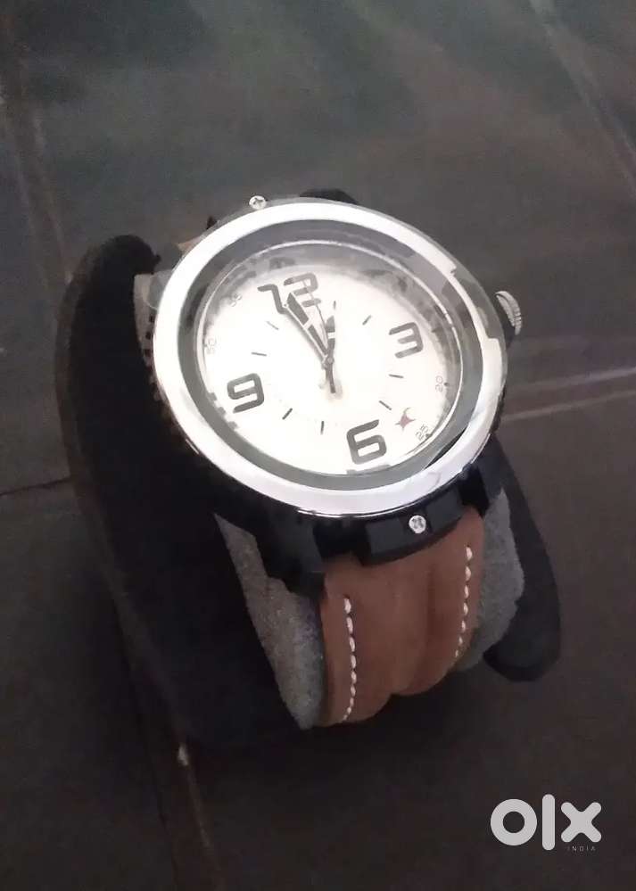 Hand watchs