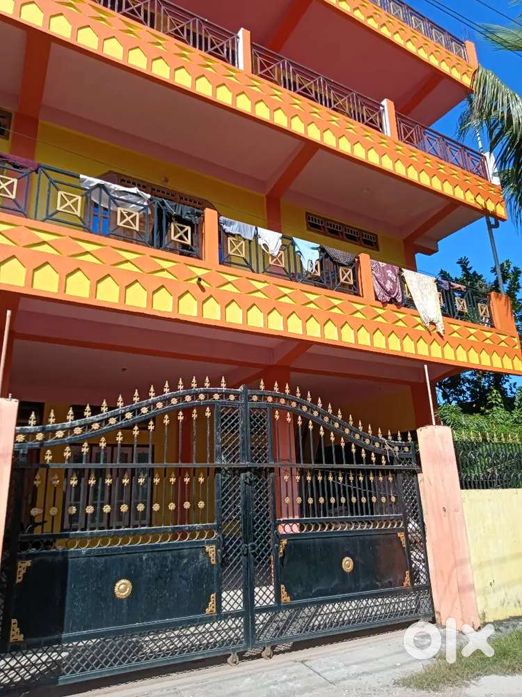 2 BHK  flats and single rooms with attached bathroom in 2 nd floor