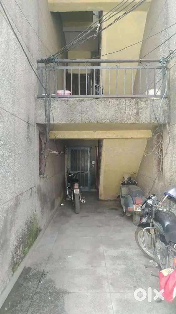 1 BHK flat for immediate sale in D Block Model Town Ext