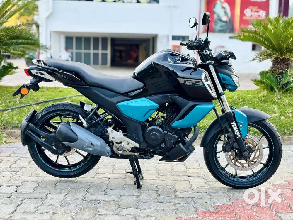 YAMAHA FZ V3