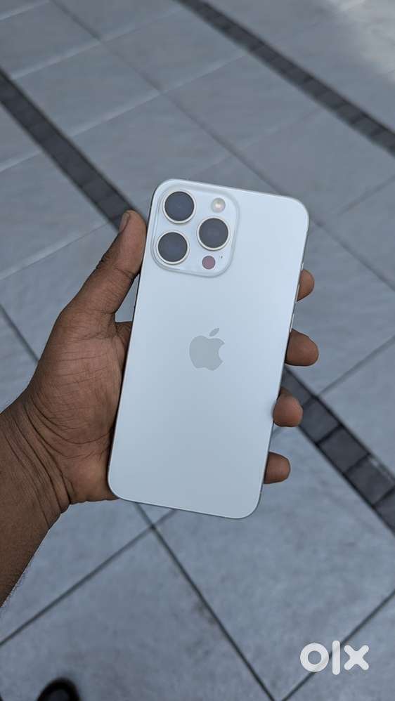 Iphone  15 pro max 256 white just active