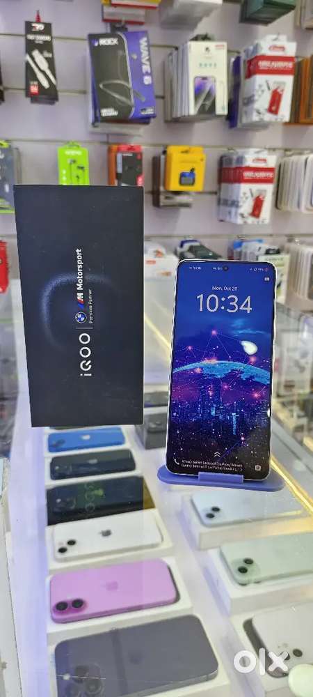 IQOO 13 12/256GB LEGEND EDITION FULL BOX AVAILABLE