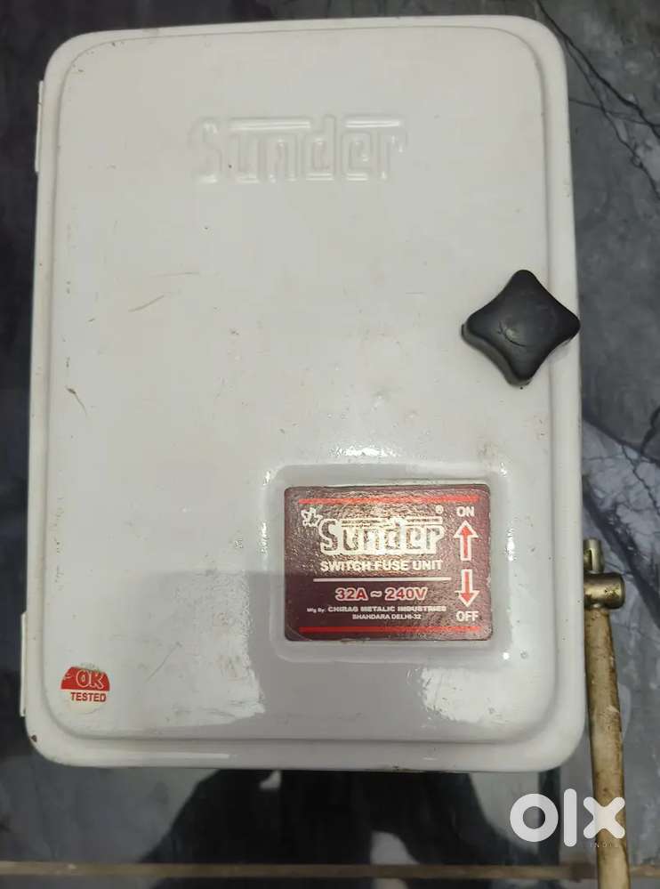 Sunder 32A main switch single phase