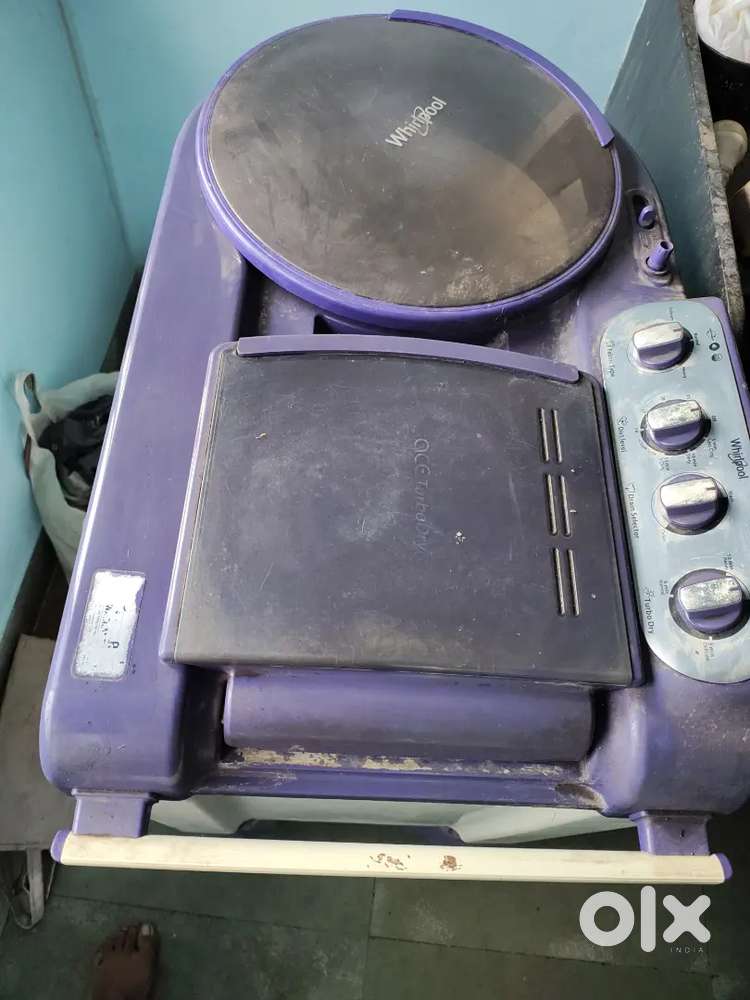 Whirlpool 8 kg semi automatic washing machine rarely used