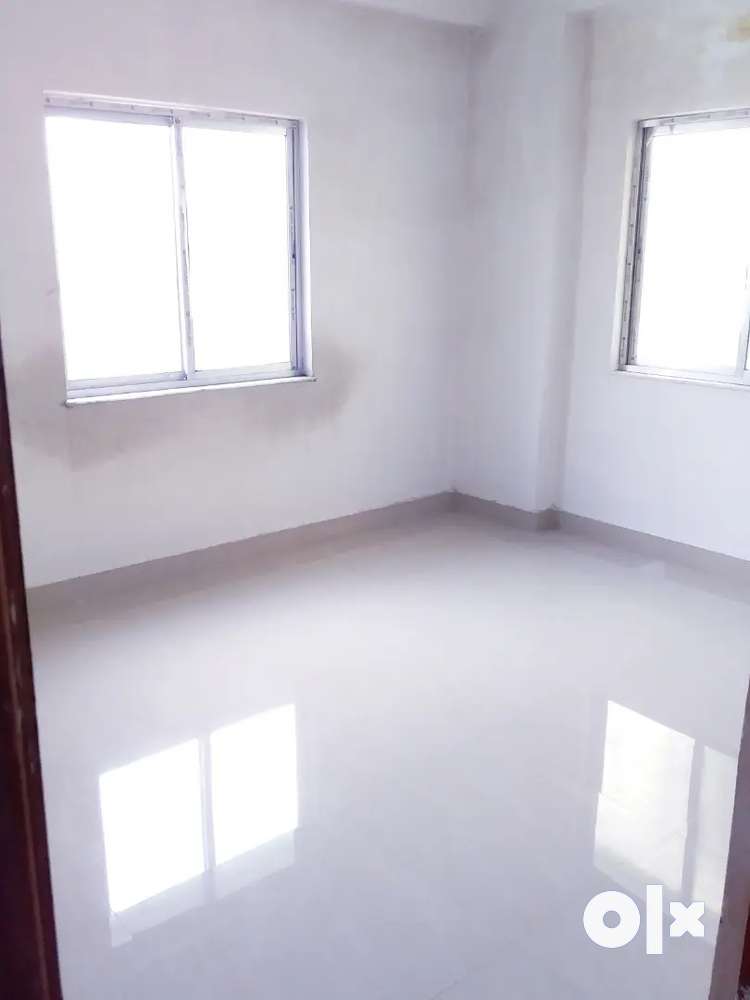 2min walking dintnce frm Chingrighata flyover bustand, Rent available