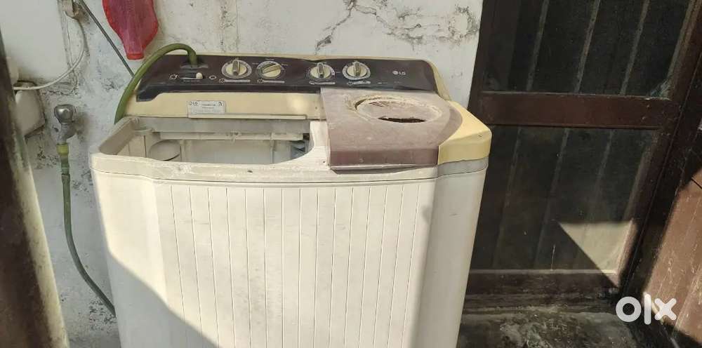 LG washing machine 8kg with stand thodi body khrab hai or sabh working