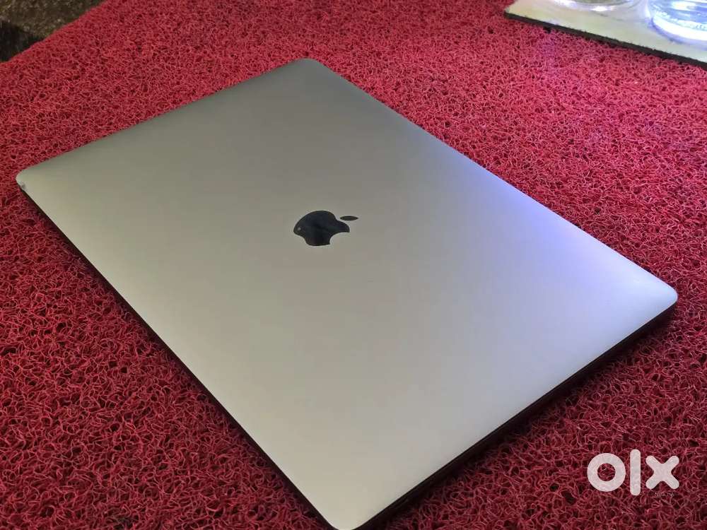 Apple Macbook Pro i9 16gb Ram 512gb SSD 5.5GB Graphics 15inch Touchbar