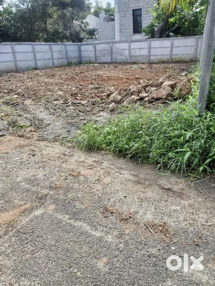 3.700 CENT HOUSE PLOT FOR SALE NORTH PARAVOOR THATHAPPILLY