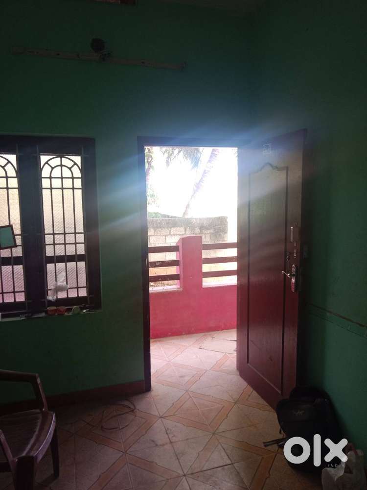 House for rent, Vazhukamparai, near Tresa school