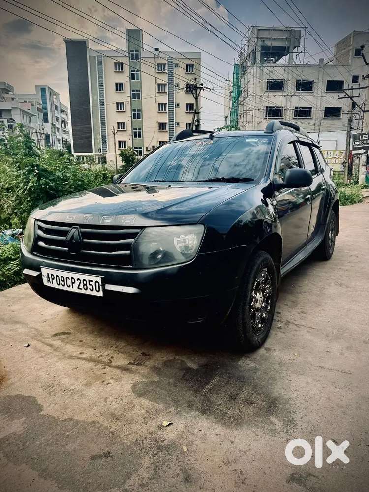 Renault Duster car is in Gud condition