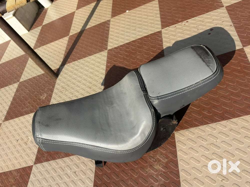 Jawa bobber 42 folding seat