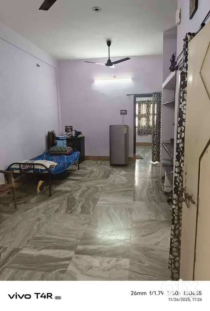 2 bhk flat available for rent.