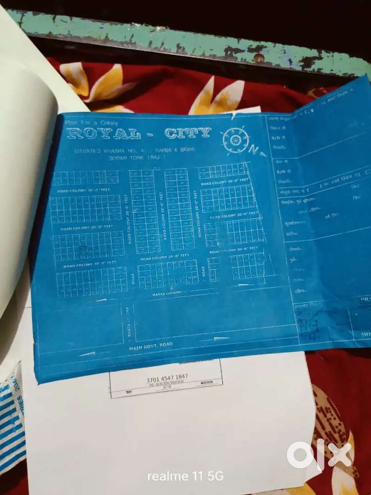 Urgent Sale acchi  location par charai yunani college ke samne