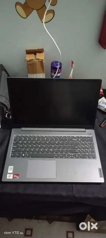 Lenovo v15-g4